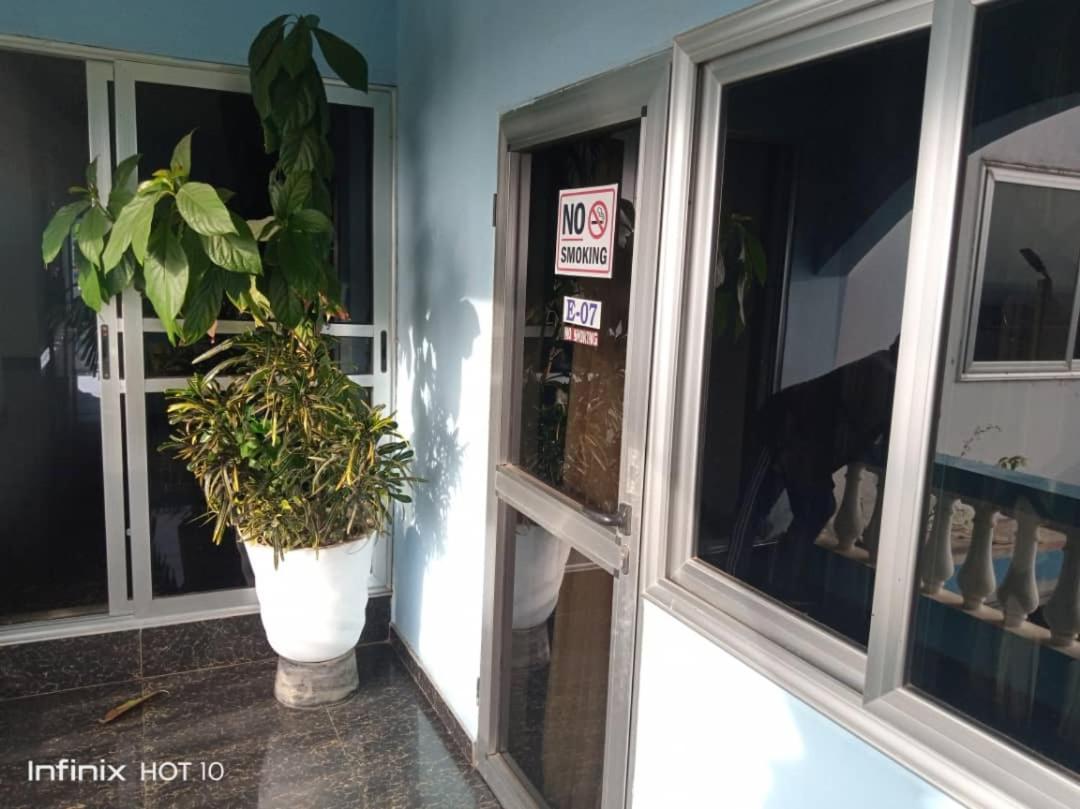 Elizz Guest House Janman Exterior photo