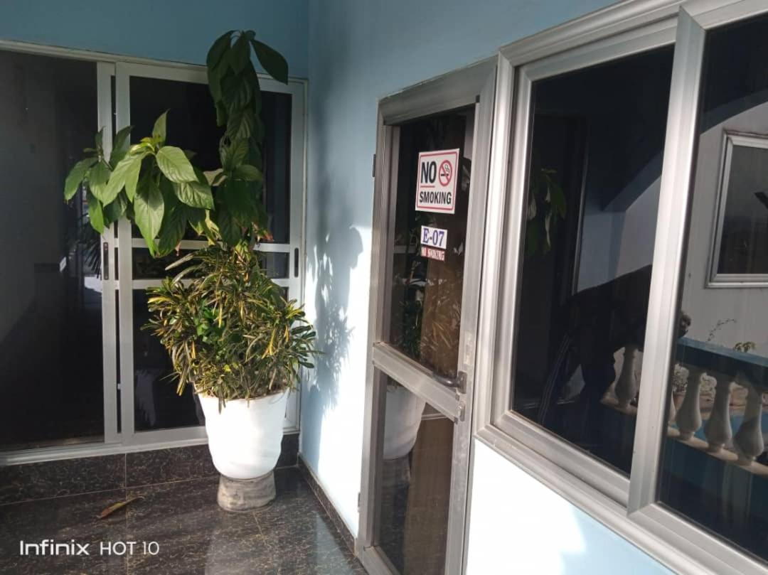 Elizz Guest House Janman Exterior photo