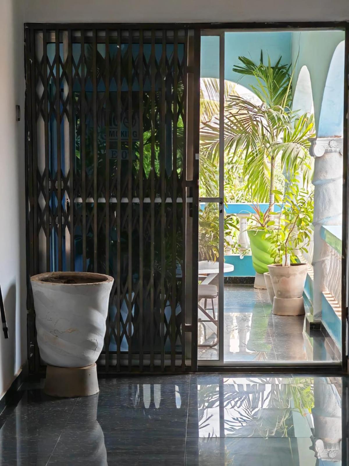 Elizz Guest House Janman Exterior photo