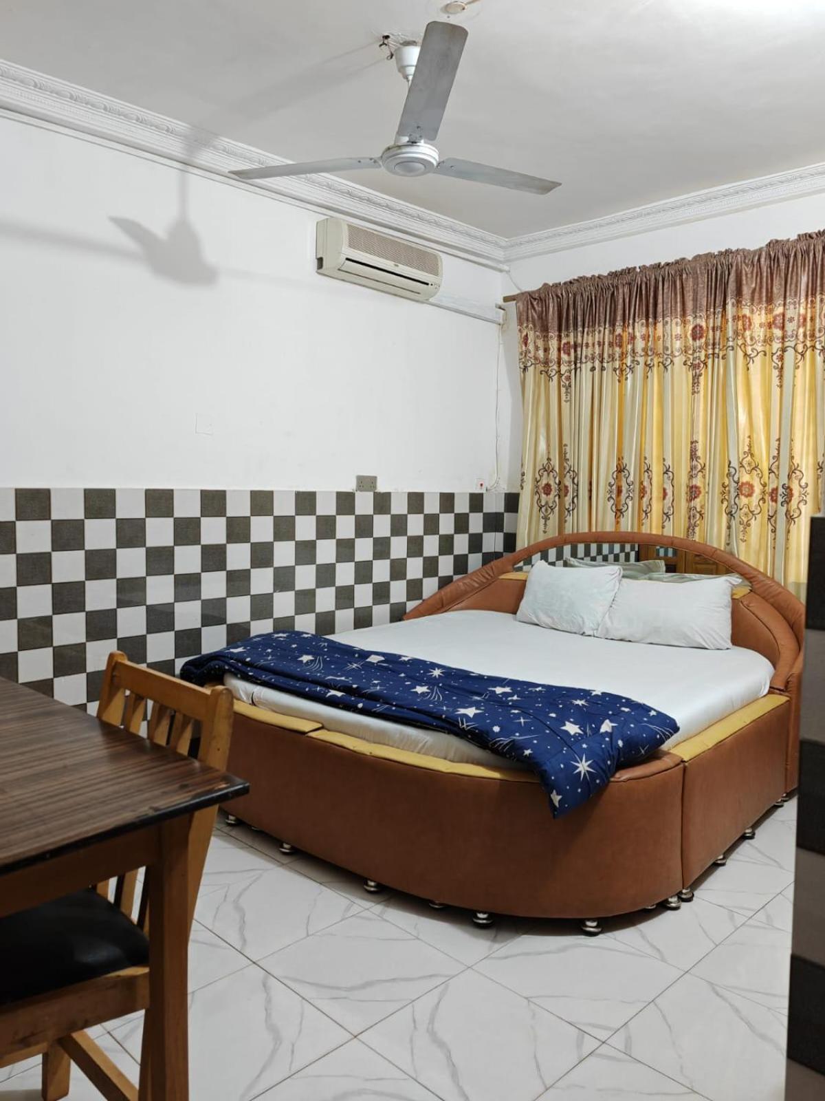 Elizz Guest House Janman Exterior photo
