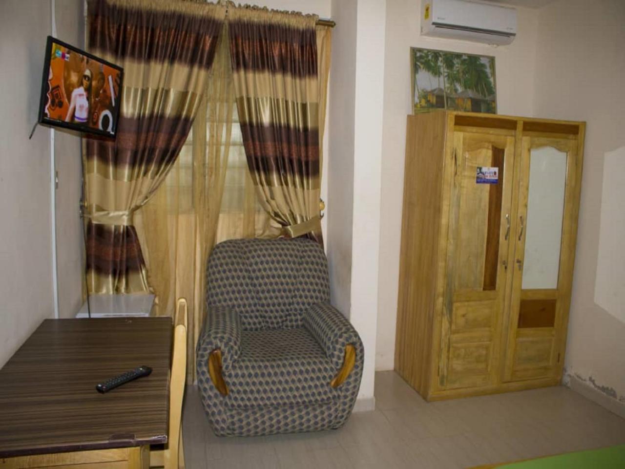 Elizz Guest House Janman Exterior photo
