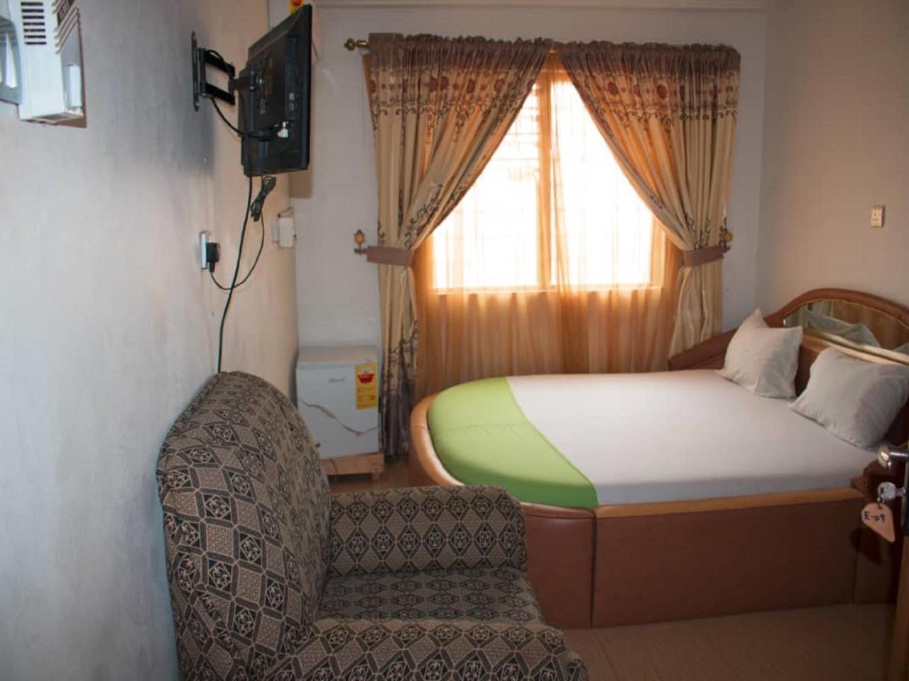 Elizz Guest House Janman Exterior photo