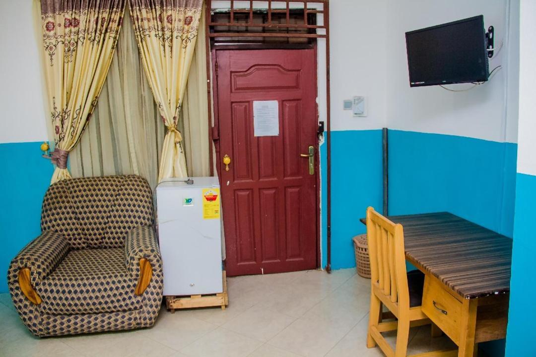 Elizz Guest House Janman Exterior photo