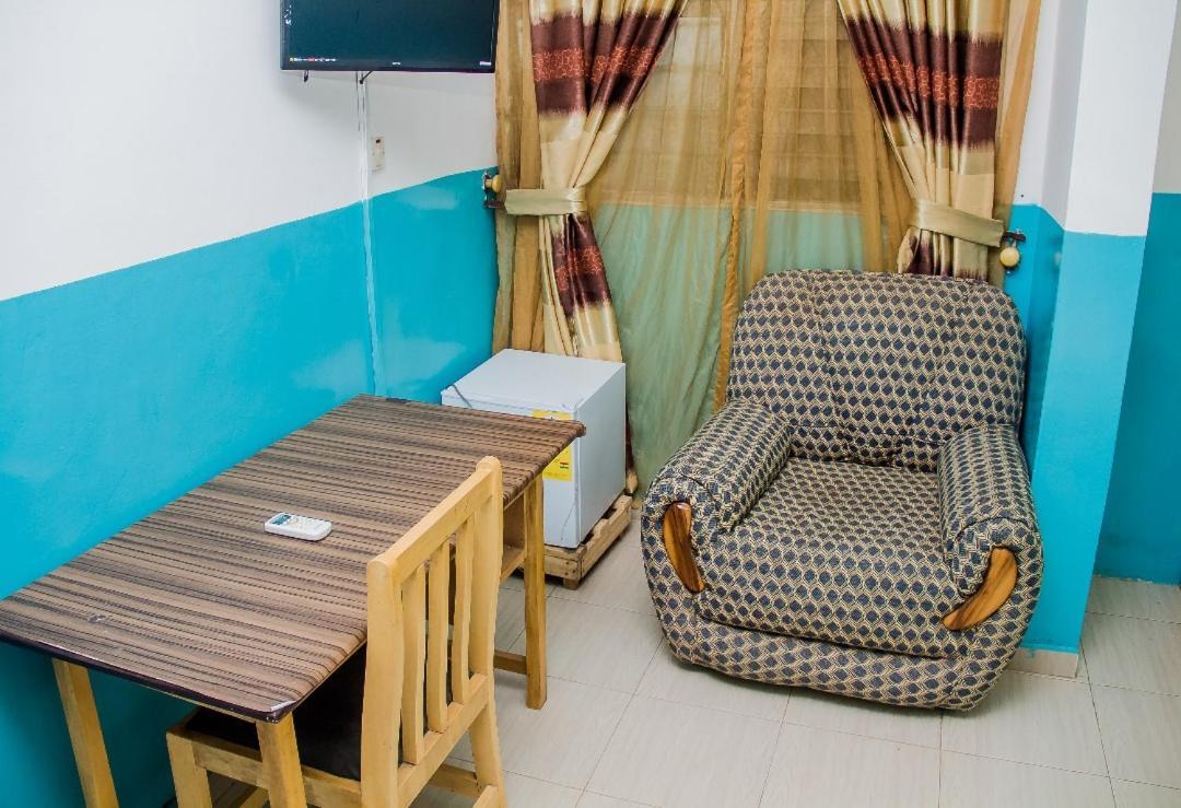 Elizz Guest House Janman Exterior photo