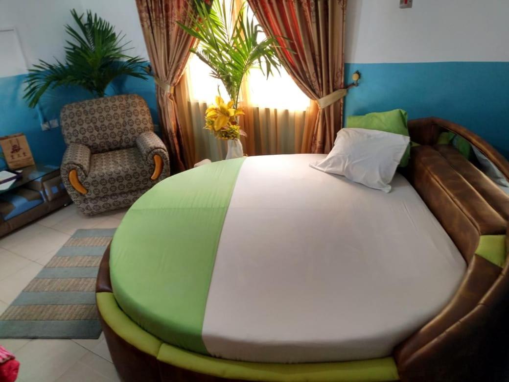 Elizz Guest House Janman Exterior photo